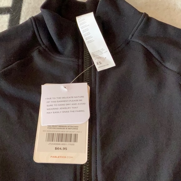 FABLETICS MIA🧥💐MOCK NECK 🌹🌈ZIP JACKET NWT!!!!! - Picture 2 of 8
